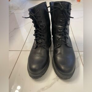 La Canadienne Boots